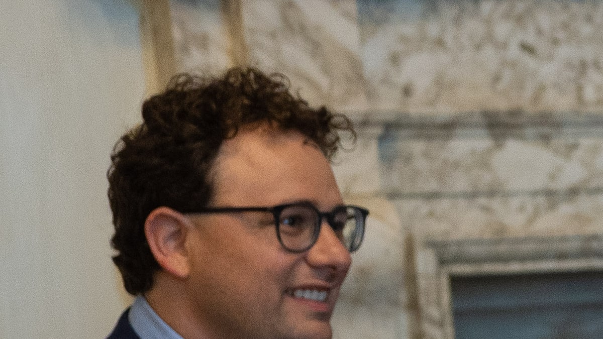 Anthropic's Dario Amodei Calls on the AI Industry to 'Pace the Frontier'