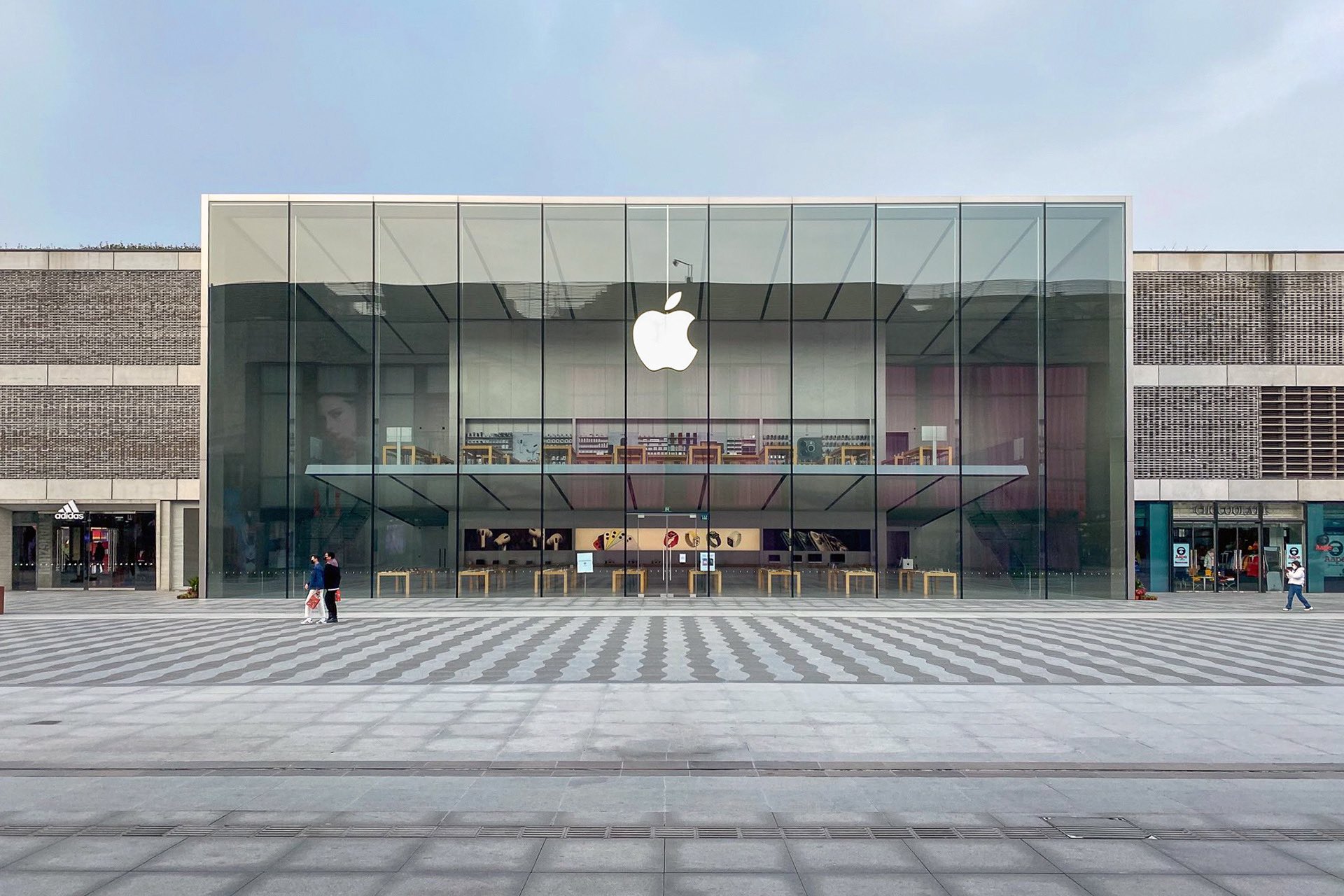 Apple Intelligence Clears China at Last — Powered by Alibaba's Qwen