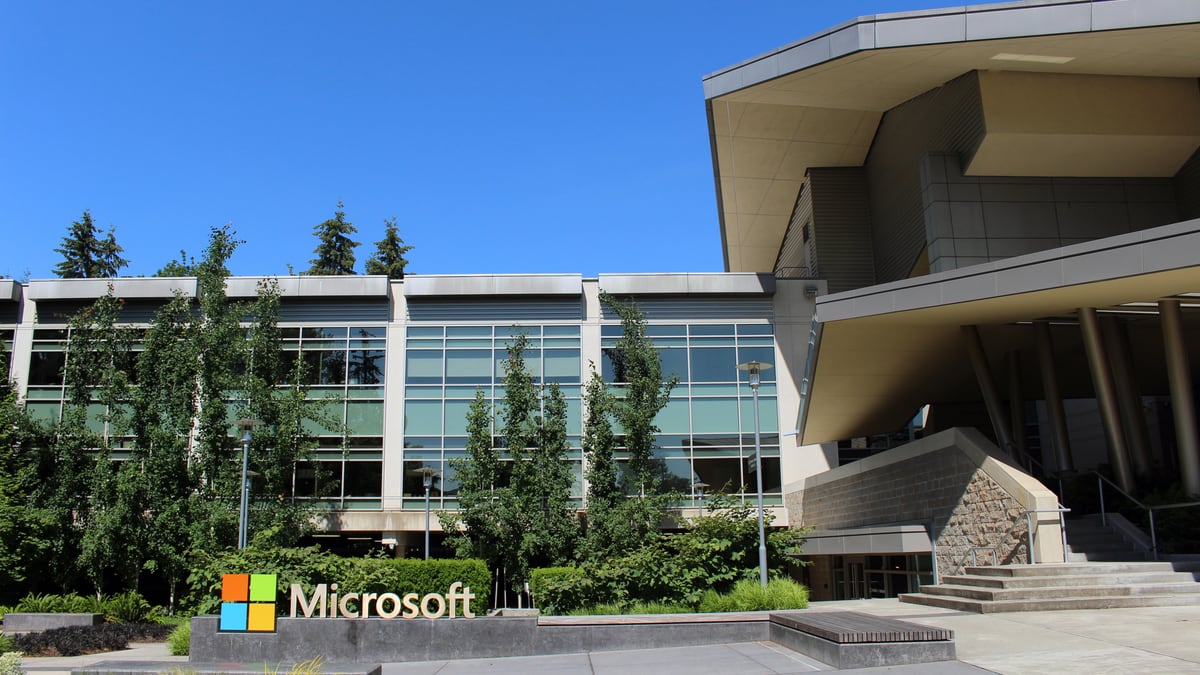 Microsoft Patches a Record 1,413 Flaws, Including a Windows Shell Zero-Day Already Under Attack